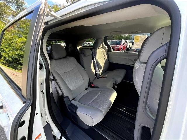2024 Toyota Sienna LE FWD 8-Passenger (Natl)