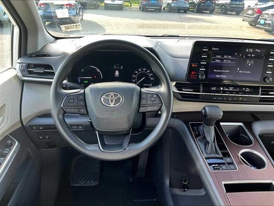 2024 Toyota Sienna LE FWD 8-Passenger (Natl)