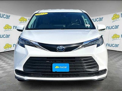 2024 Toyota Sienna LE FWD 8-Passenger (Natl)