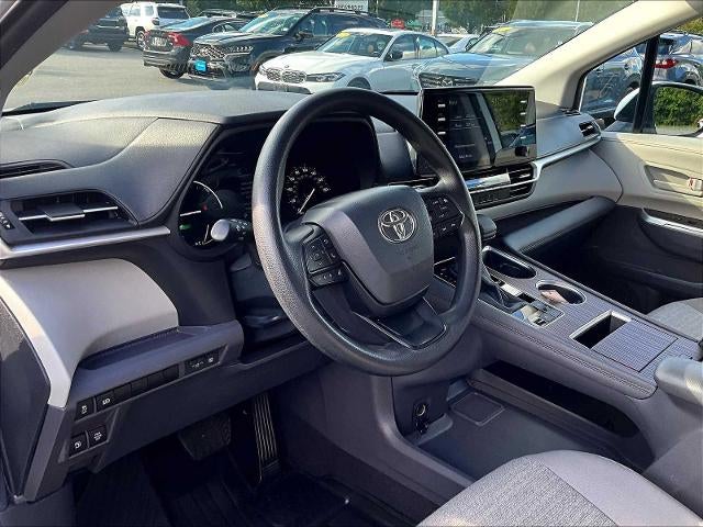 2024 Toyota Sienna LE FWD 8-Passenger (Natl)