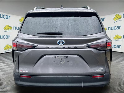 2023 Toyota Sienna LE 8 Passenger