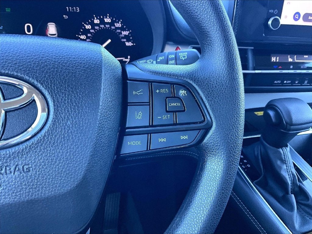 2025 Toyota Sienna LE 8 Passenger