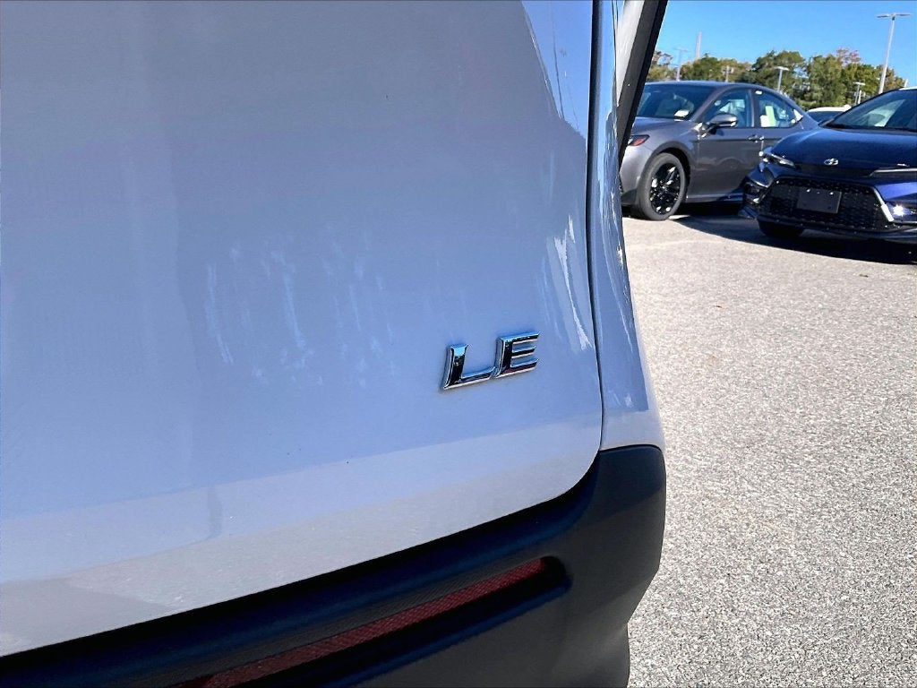 2025 Toyota Sienna LE 8 Passenger