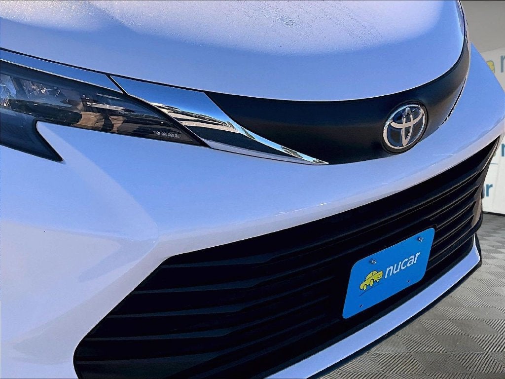 2025 Toyota Sienna LE 8 Passenger