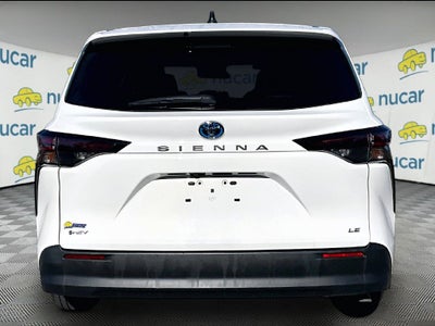 2025 Toyota Sienna LE 8 Passenger