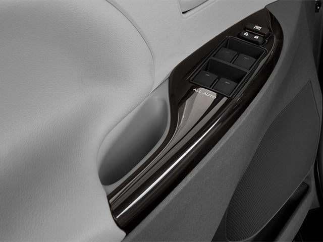 2014 Toyota Sienna 5dr 8-Pass Van V6 SE FWD (Natl)