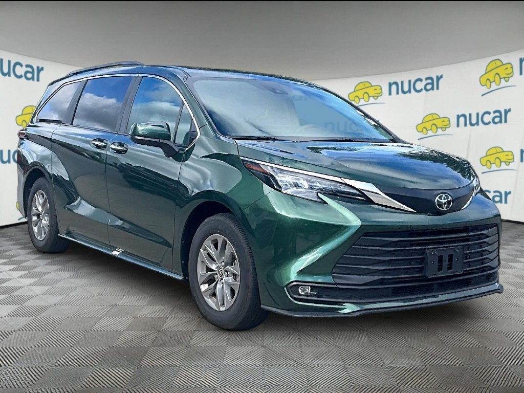 2026 Toyota Sienna XLE 8 Passenger