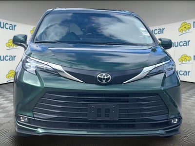 2026 Toyota Sienna XLE 8 Passenger