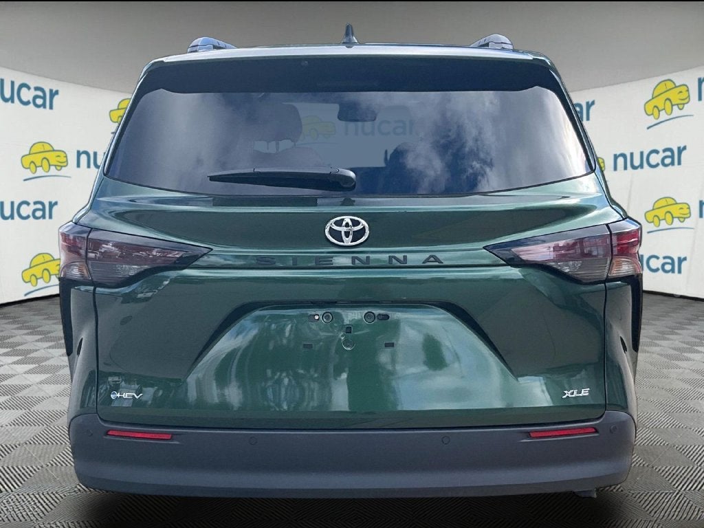 2026 Toyota Sienna XLE 8 Passenger