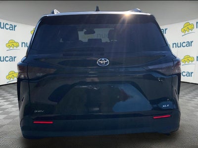 2025 Toyota Sienna XLE 8 Passenger