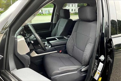 2022 Toyota Tundra 4WD 4WD SR5 CrewMax 5.5' Bed (SE)