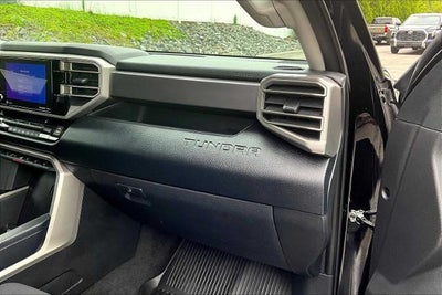 2022 Toyota Tundra 4WD 4WD SR5 CrewMax 5.5' Bed (SE)