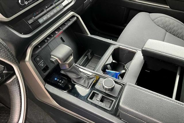 2022 Toyota Tundra 4WD 4WD SR5 CrewMax 5.5' Bed (SE)