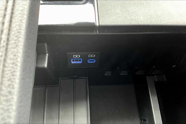 2022 Toyota Tundra 4WD 4WD SR5 CrewMax 5.5' Bed (SE)