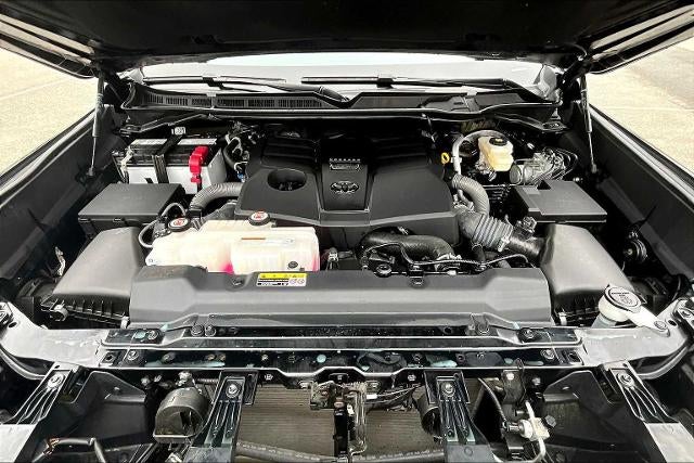 2022 Toyota Tundra 4WD 4WD SR5 CrewMax 5.5' Bed (SE)