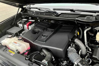 2022 Toyota Tundra 4WD 4WD SR5 CrewMax 5.5' Bed (SE)