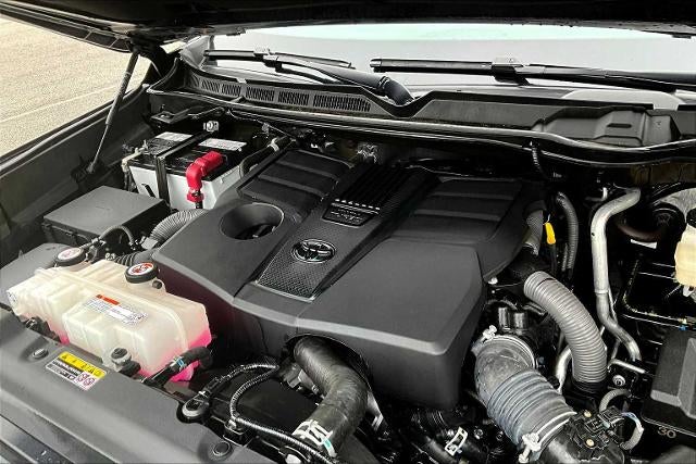 2022 Toyota Tundra 4WD 4WD SR5 CrewMax 5.5' Bed (SE)