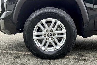 2022 Toyota Tundra 4WD 4WD SR5 CrewMax 5.5' Bed (SE)