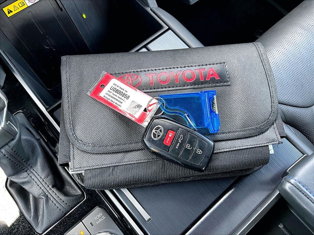 2023 Toyota Tundra Hybrid Platinum