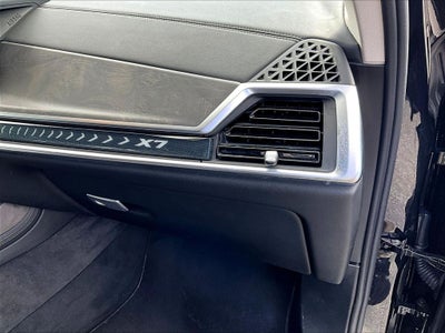 2025 BMW X7 xDrive40i