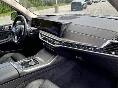 2025 BMW X7 xDrive40i