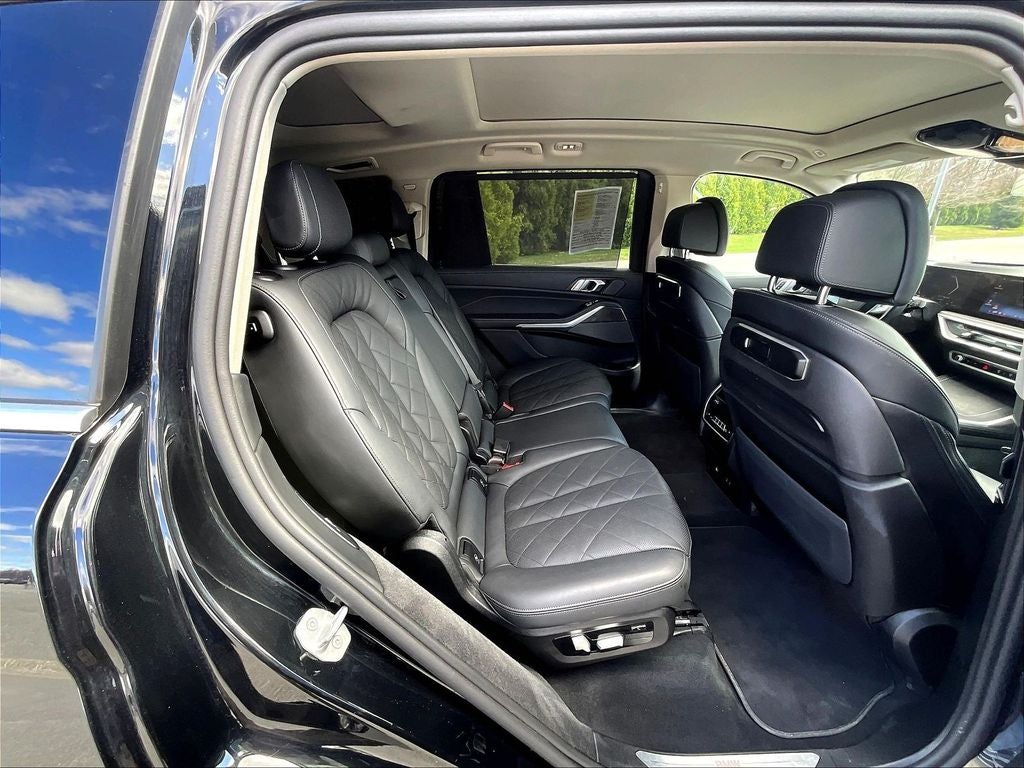 2025 BMW X7 xDrive40i