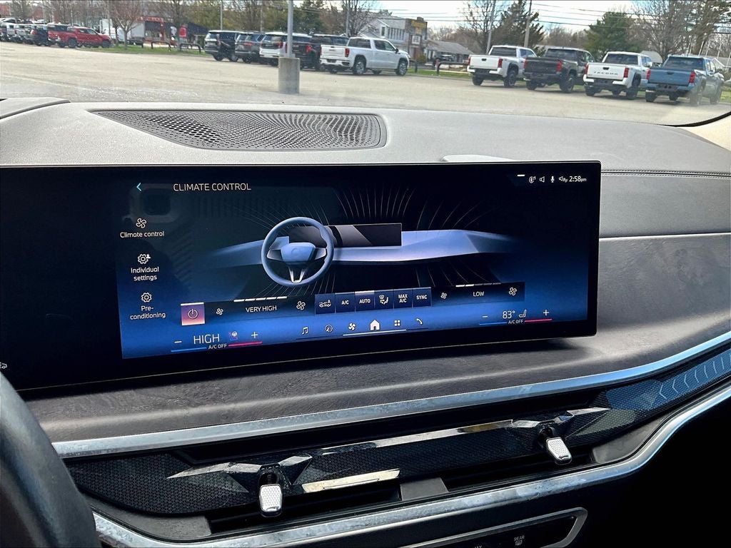 2025 BMW X7 xDrive40i