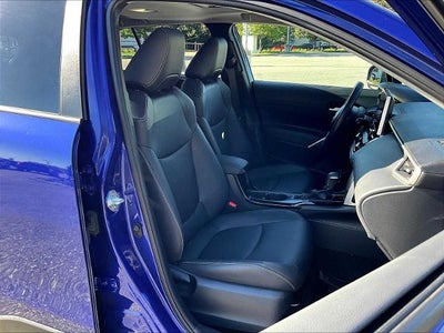 2023 Toyota Corolla Cross XLE 4WD (Natl)