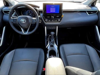 2023 Toyota Corolla Cross XLE 4WD (Natl)