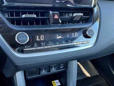 2023 Toyota Corolla Cross XLE 4WD (Natl)