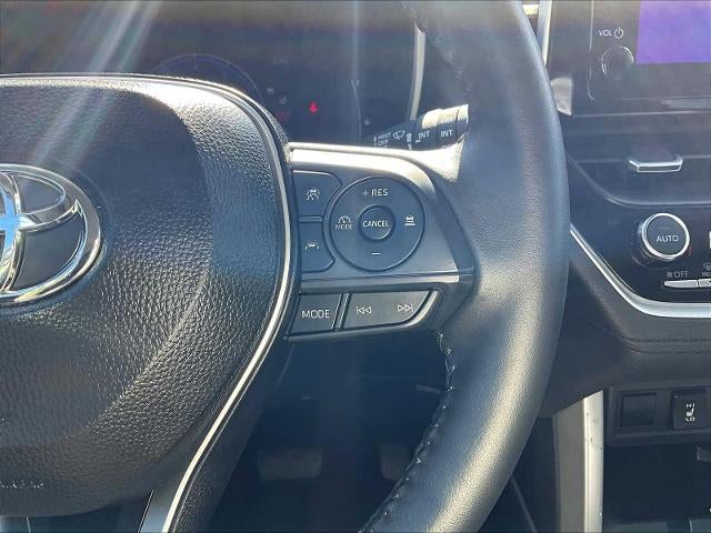 2025 Toyota Corolla Cross XLE 2WD (Natl)