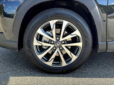 2025 Toyota Corolla Cross XLE 2WD (Natl)