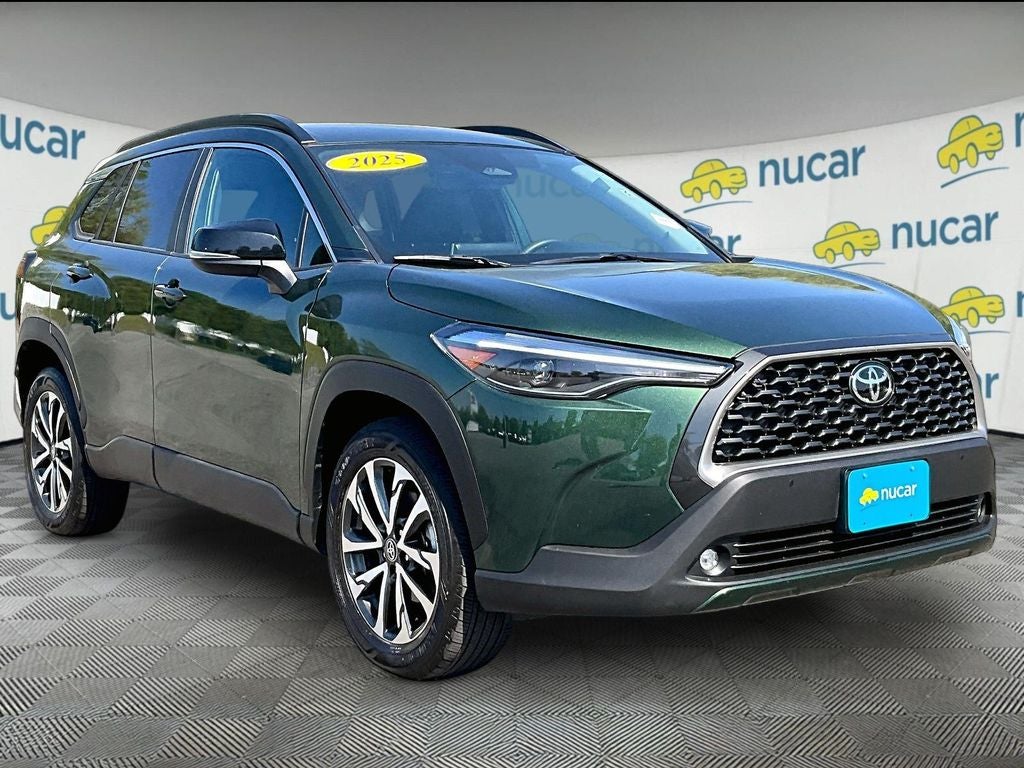 2025 Toyota Corolla Cross XLE