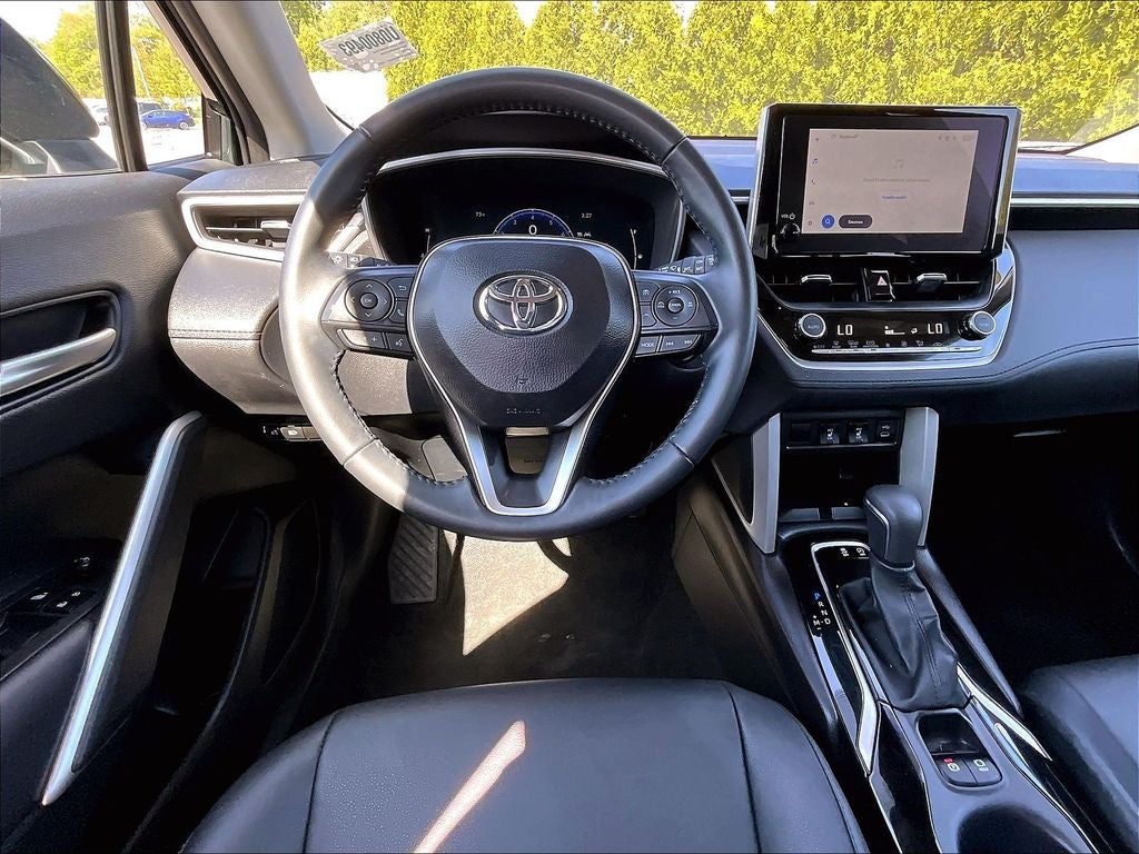 2025 Toyota Corolla Cross XLE
