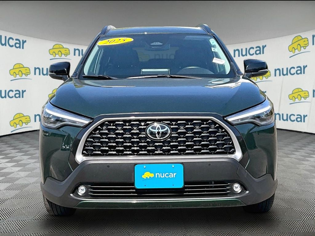 2025 Toyota Corolla Cross XLE
