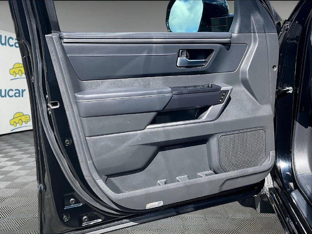 2025 Toyota Sequoia Platinum
