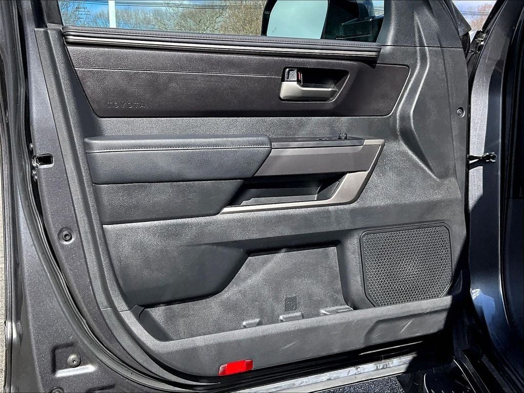 2024 Toyota Sequoia SR5