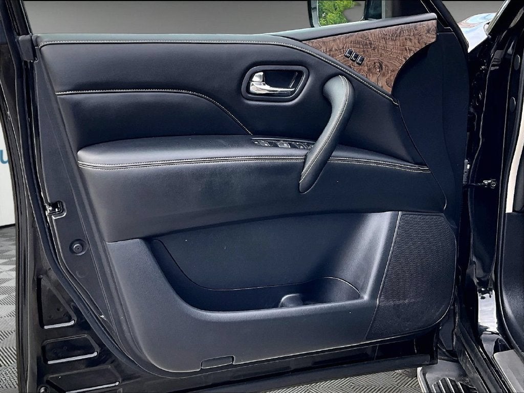 2023 INFINITI QX80 Premium Select
