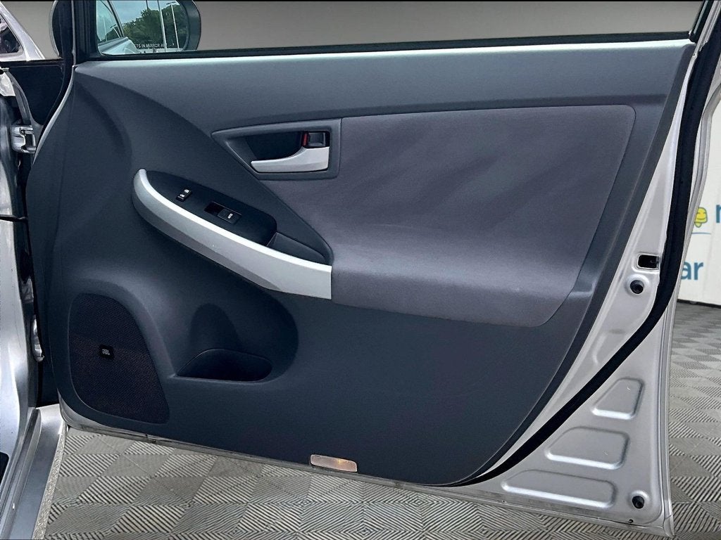 2010 Toyota Prius III