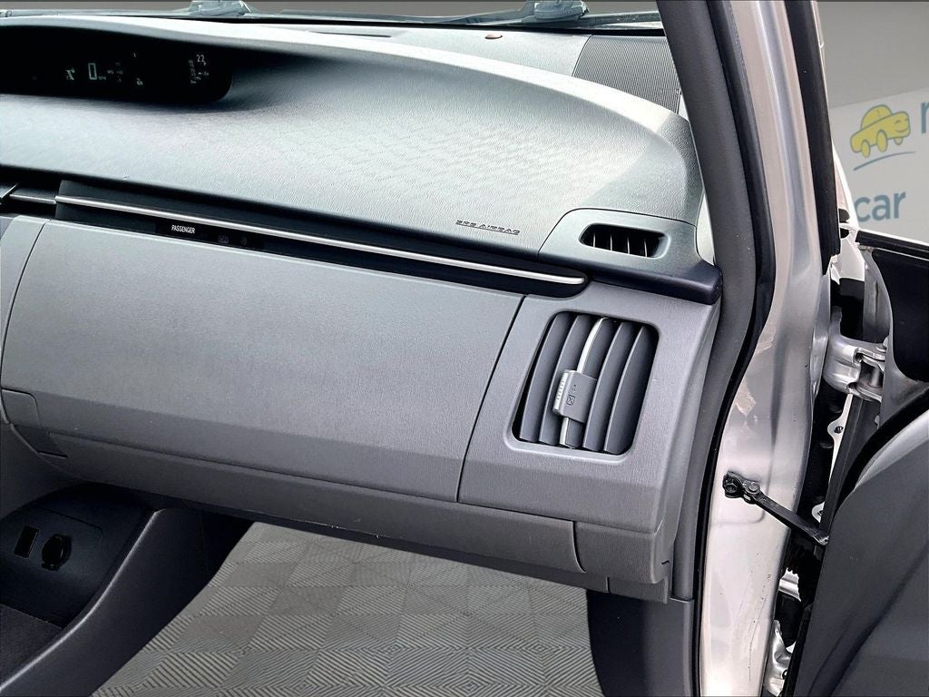 2010 Toyota Prius III