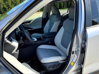 2025 Toyota RAV4 Hybrid XLE Premium AWD (Natl)