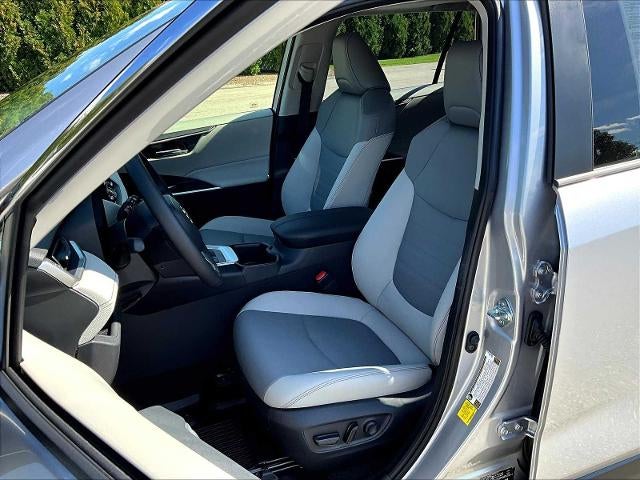 2025 Toyota RAV4 Hybrid XLE Premium AWD (Natl)