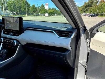 2025 Toyota RAV4 Hybrid XLE Premium AWD (Natl)