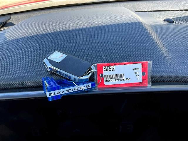 2023 Kia Niro EX FWD