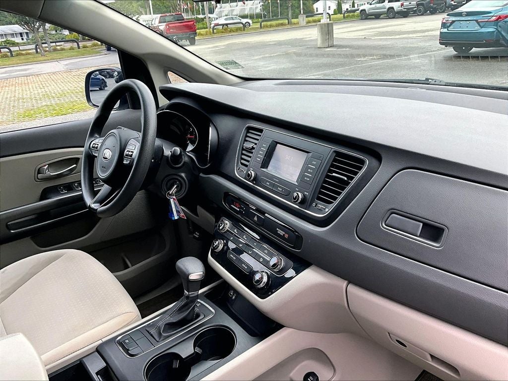 2017 Kia Sedona L