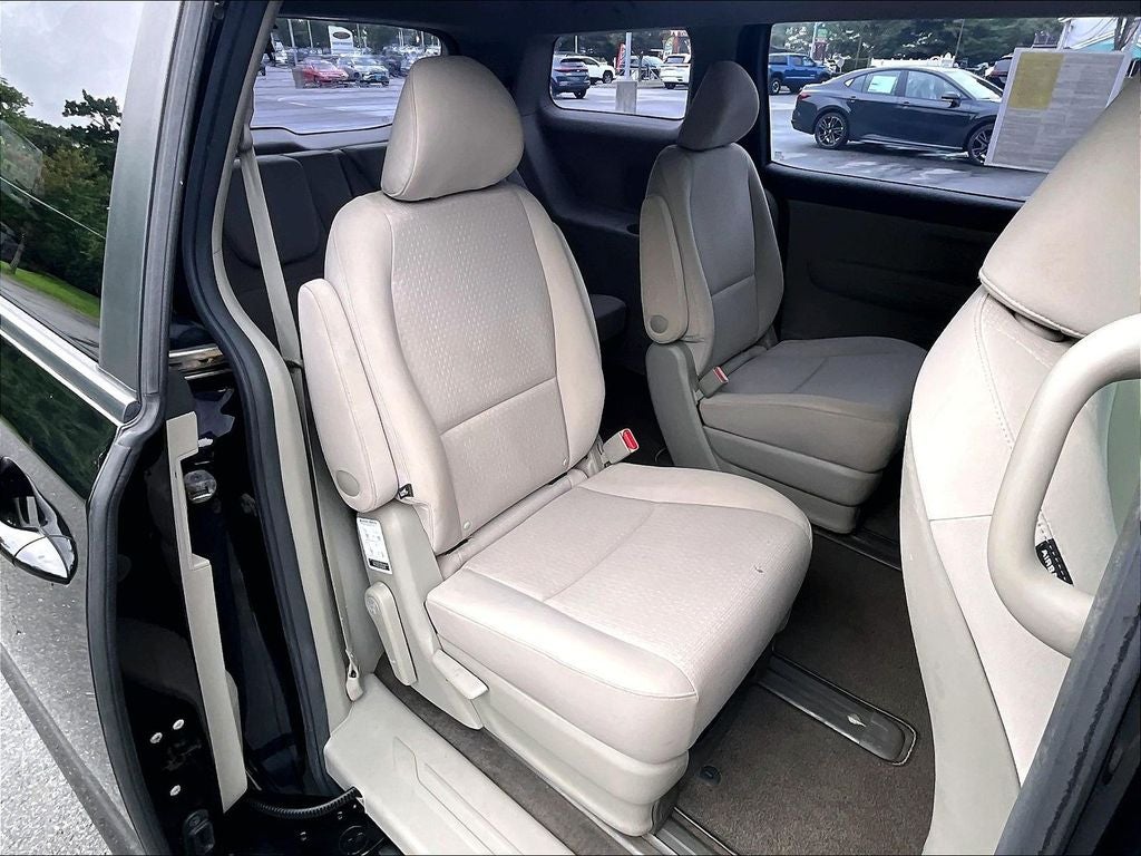 2017 Kia Sedona L