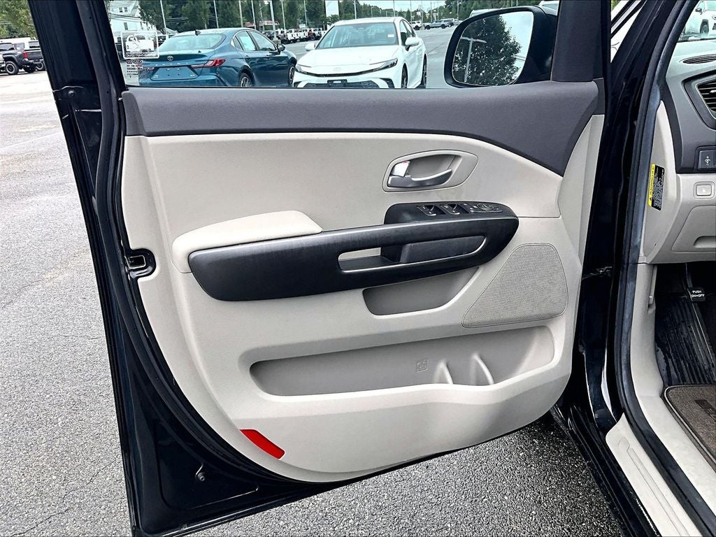 2017 Kia Sedona L