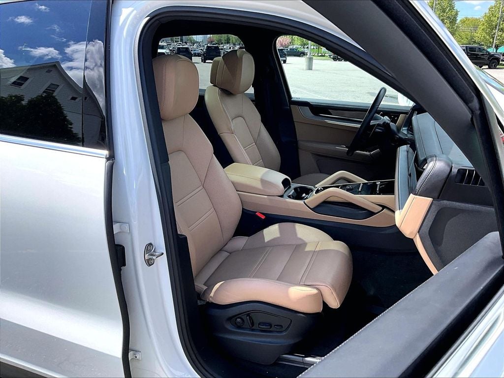 2024 Porsche Cayenne Base