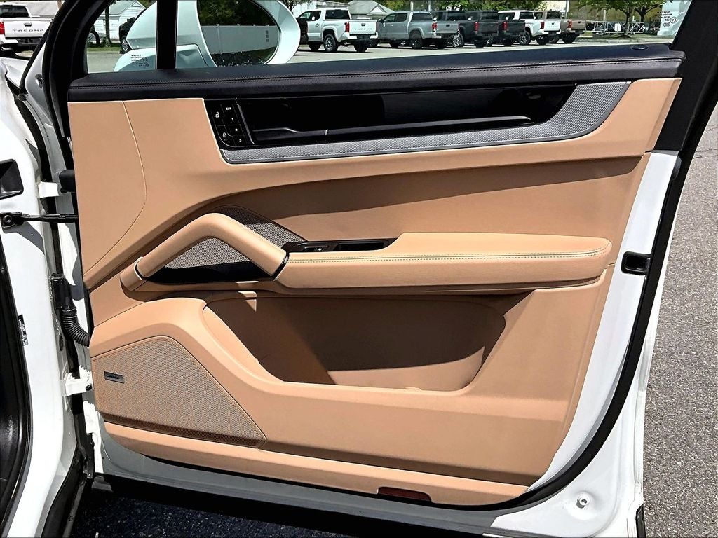 2024 Porsche Cayenne Base