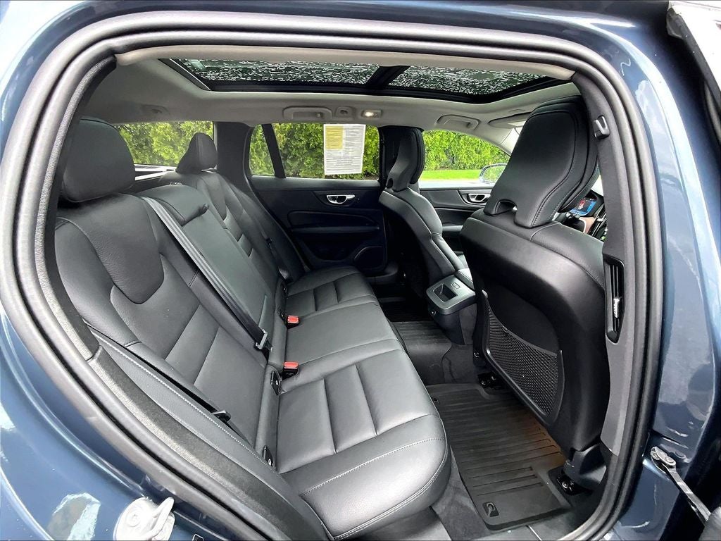 2024 Volvo V60 Cross Country B5 Plus